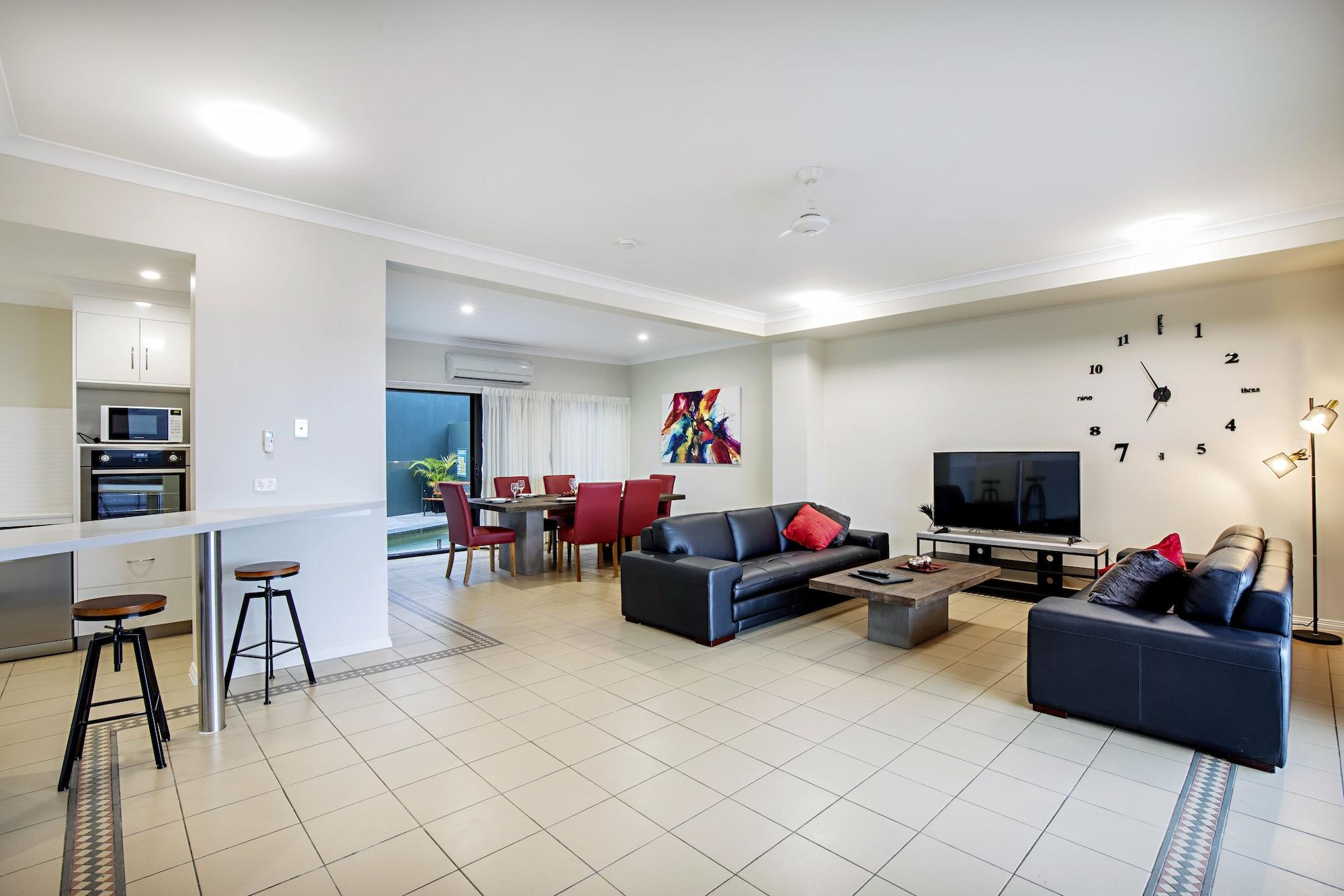 Toscana Village Resort Airlie Beach Exterior photo