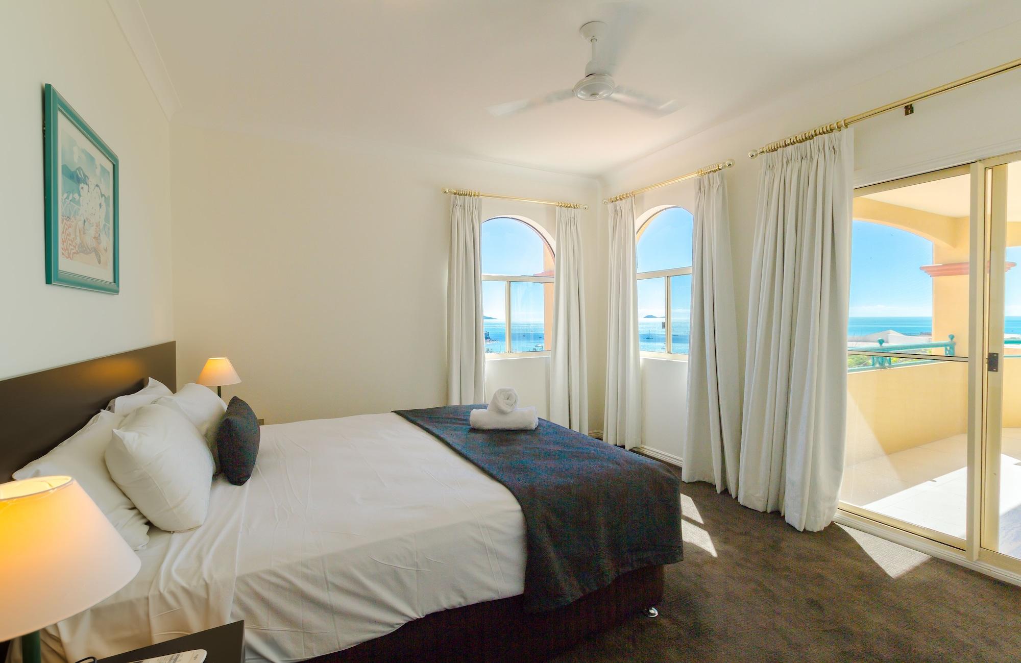 Toscana Village Resort Airlie Beach Exterior photo