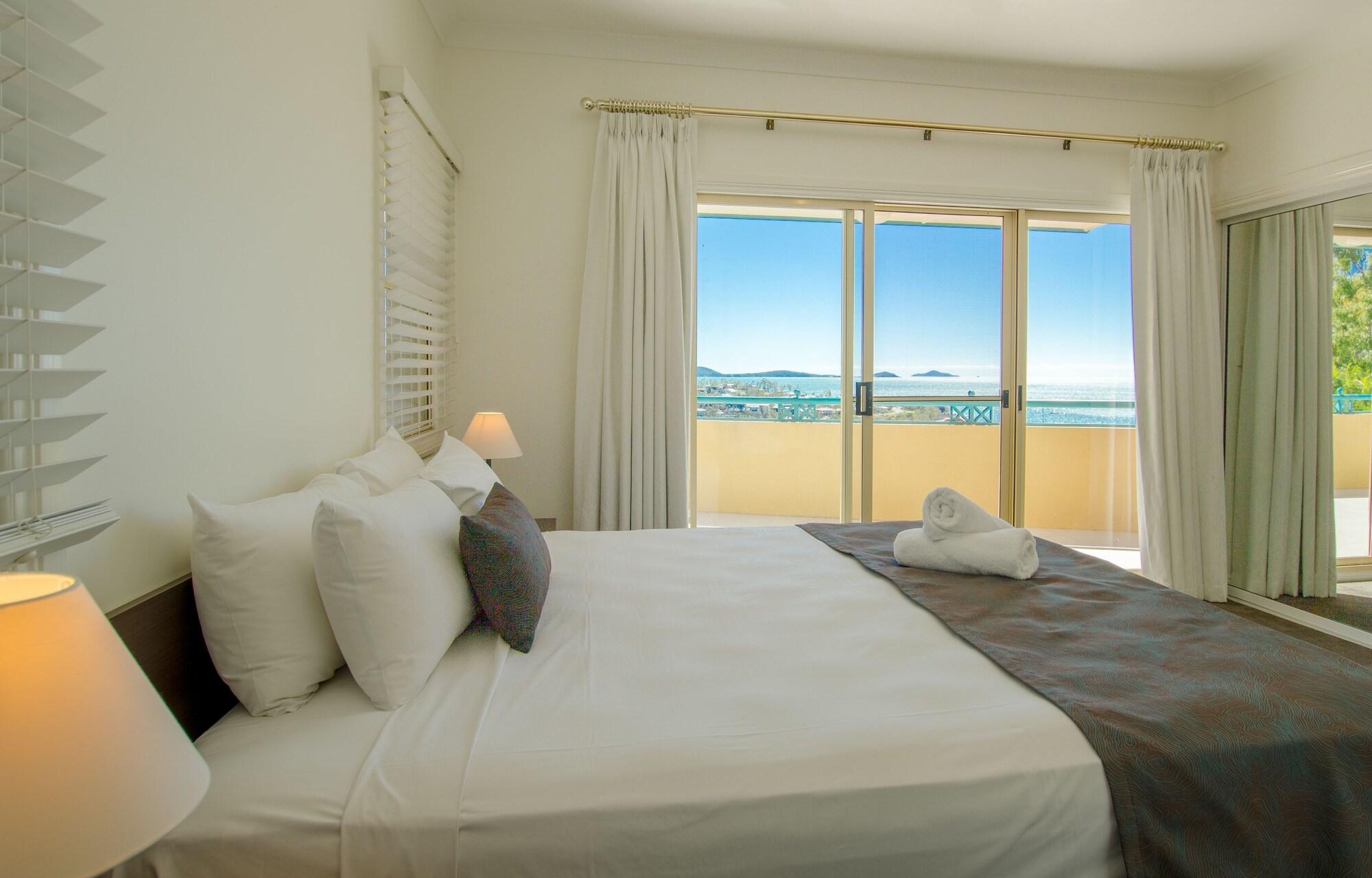 Toscana Village Resort Airlie Beach Exterior photo