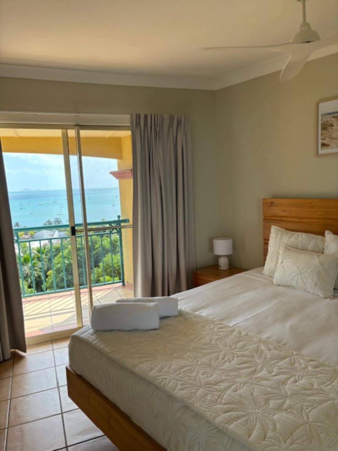 Toscana Village Resort Airlie Beach Exterior photo