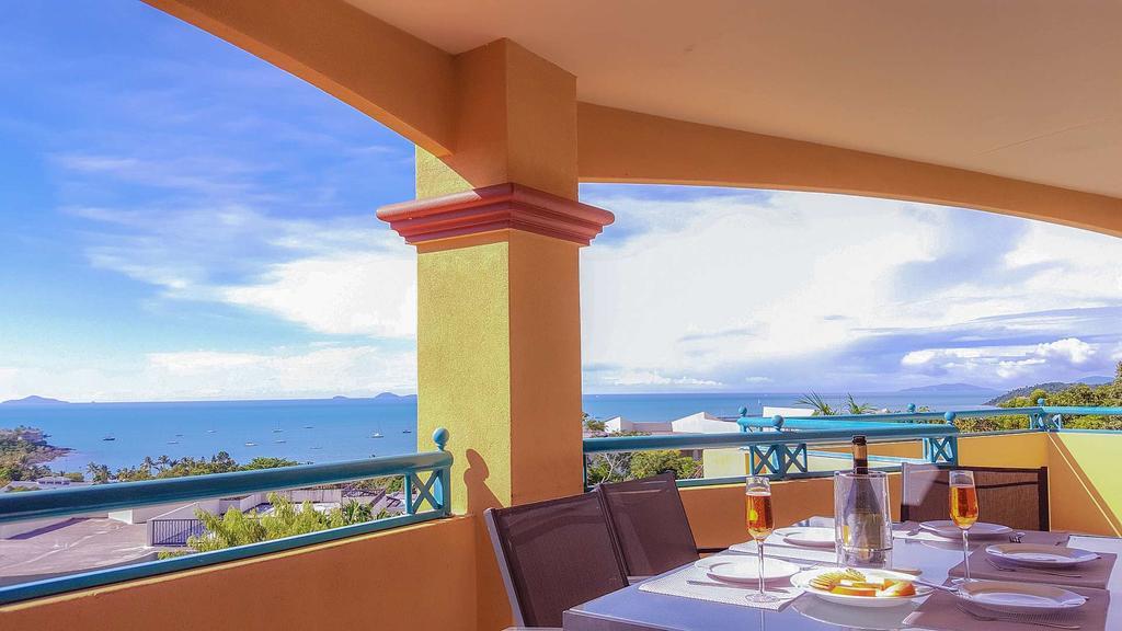 Toscana Village Resort Airlie Beach Exterior photo