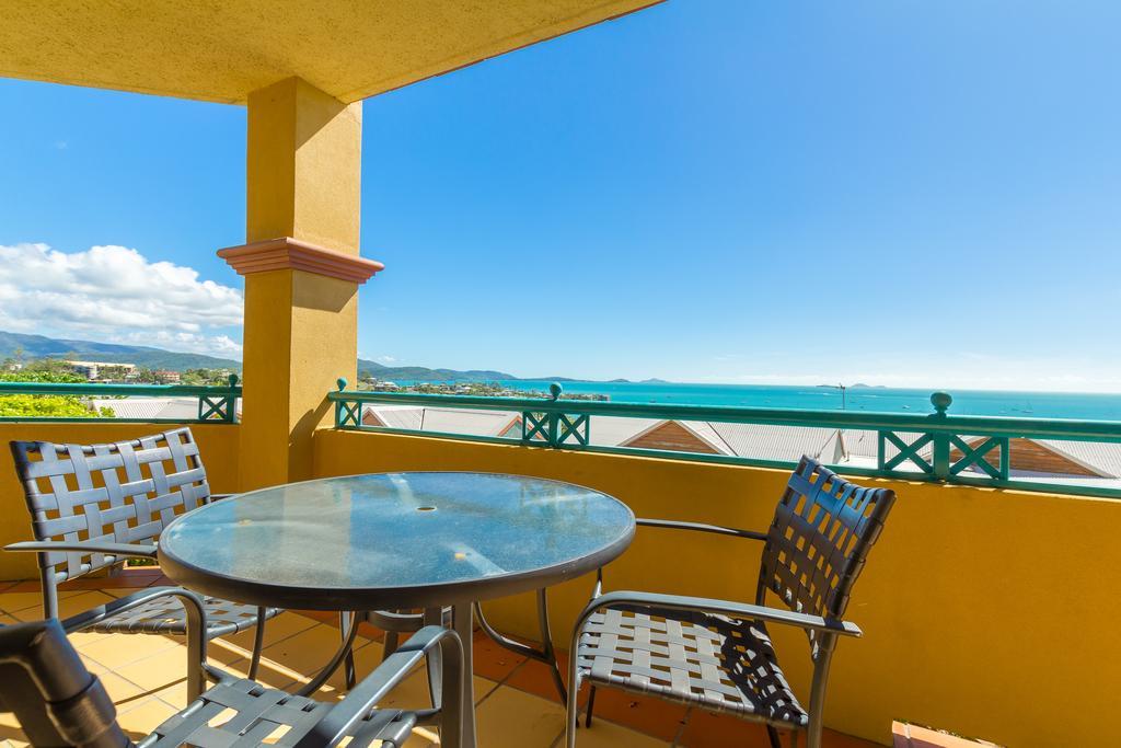 Toscana Village Resort Airlie Beach Exterior photo