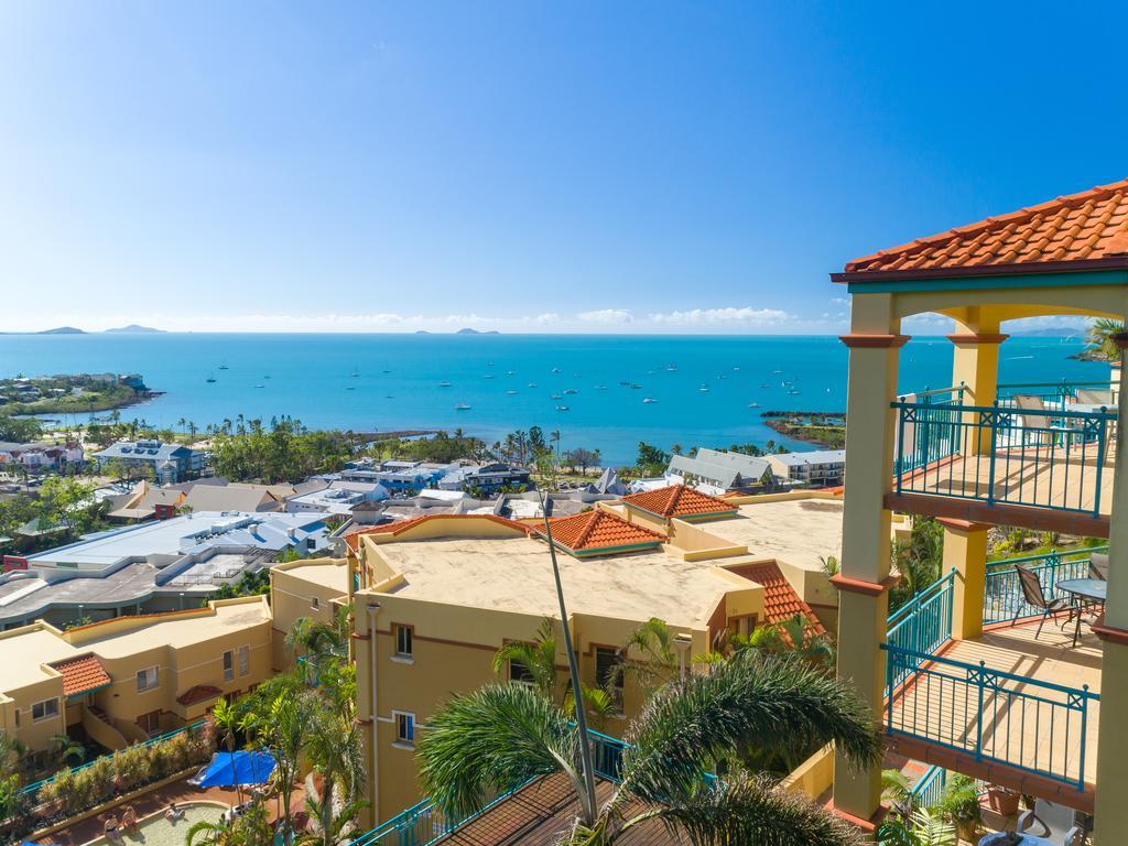 Toscana Village Resort Airlie Beach Exterior photo