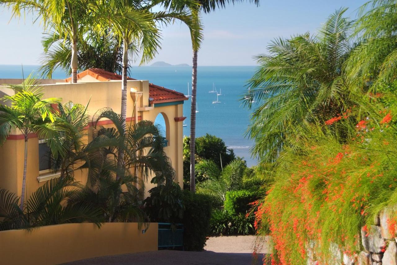 Toscana Village Resort Airlie Beach Exterior photo